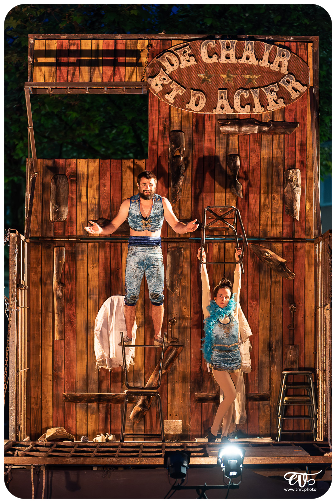 DE CHAIR ET D'ACIER (CIE 100 RACINES)